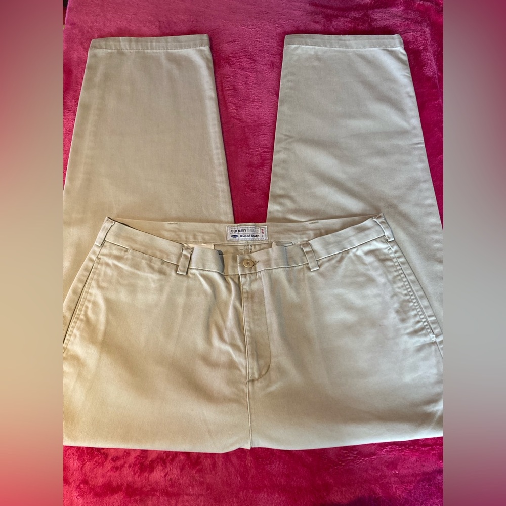 OLD NAVY REGULAR KHAKIS💕SIZE 40X32💕
